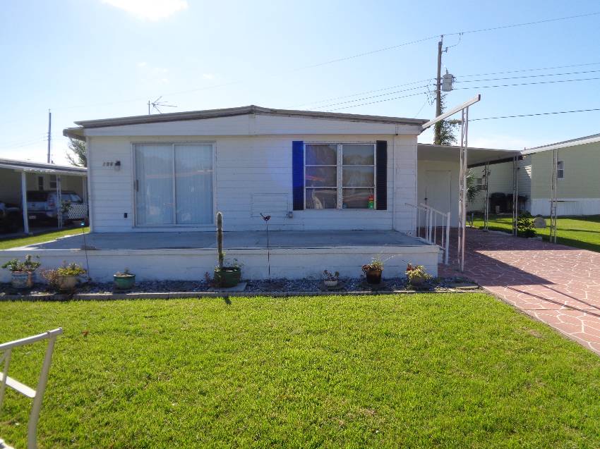 Lakeland, FL Mobile Home for Sale located at 196 Duane Place Twin Palms