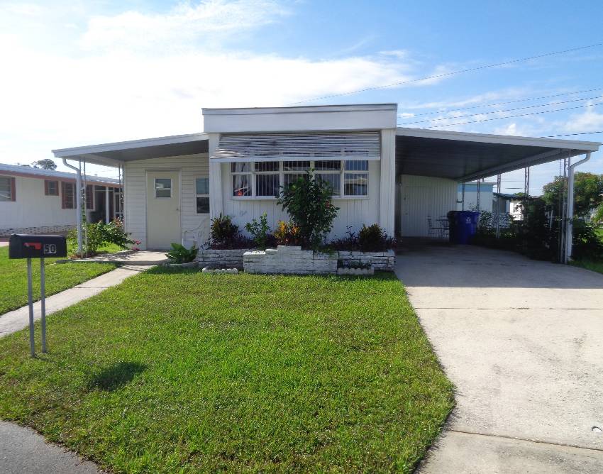 Lakeland, FL Mobile Home for Sale located at 50 Kelly Drive Twin Palms