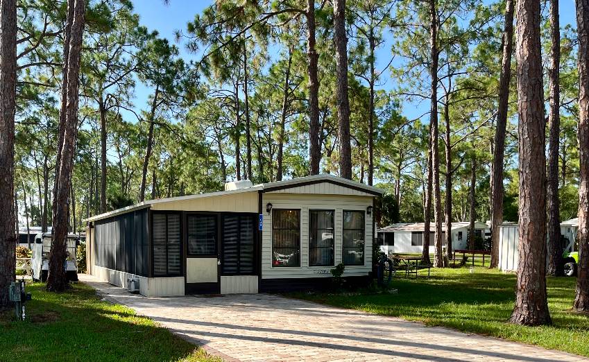 Venice, FL Mobile Home for Sale located at 1300 N River Rd Lot C49 Ramblers Rest