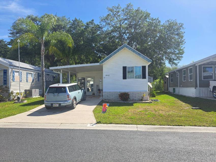 Zephyrhills, FL Mobile Home for Sale located at 3932 Quaker Ridge St. #78 Majestic Oaks