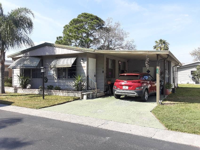 Lakeland, FL Mobile Home for Sale located at 166 Hadley Road Highlands Village