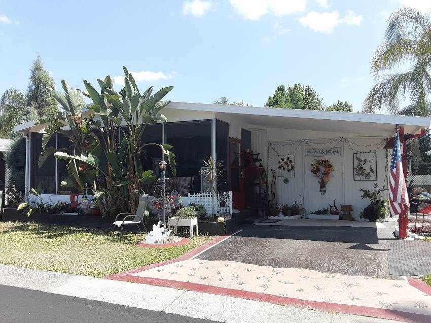 Lakeland, FL Mobile Home for Sale located at 211 Cayuta Avenue Highlands Village