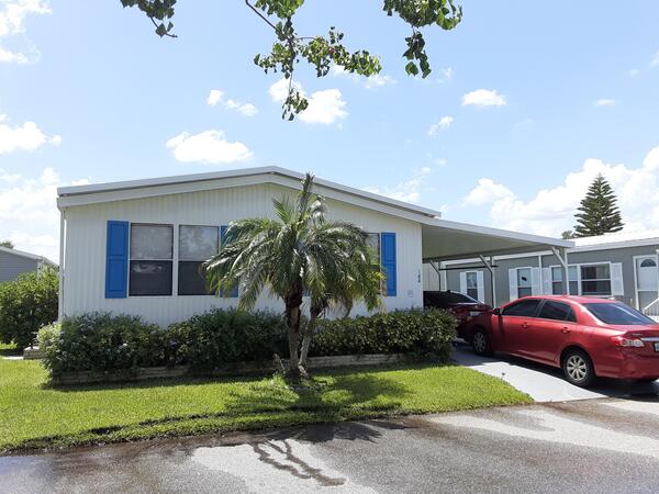 Lakeland, FL Mobile Home for Sale located at 144 Barry Drive Mas Verde