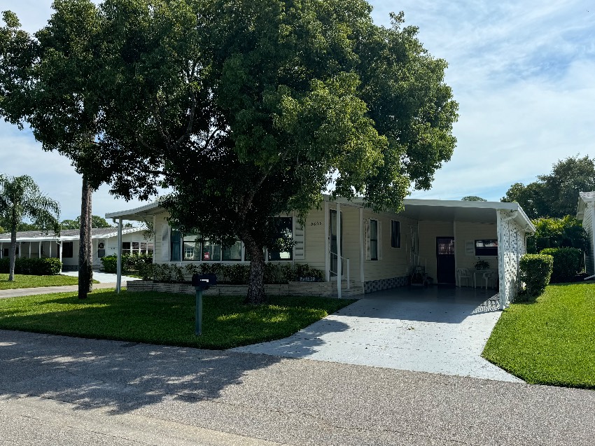 Sarasota, FL Mobile Home for Sale located at 5609 Queensbury Blvd Camelot East Village