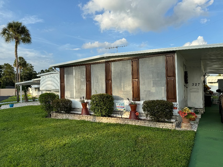 Lakeland, FL Mobile Home for Sale located at 327 Alice Dr Bedrock Imperial Manor