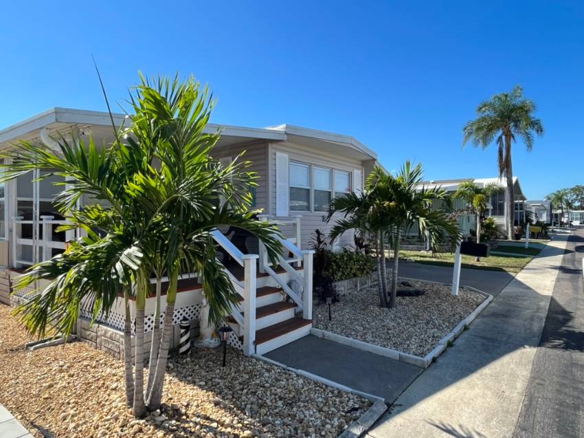 Dunedin, FL Mobile Home for Sale located at 1100 Curlew Rd Lot 102 Honeymoon