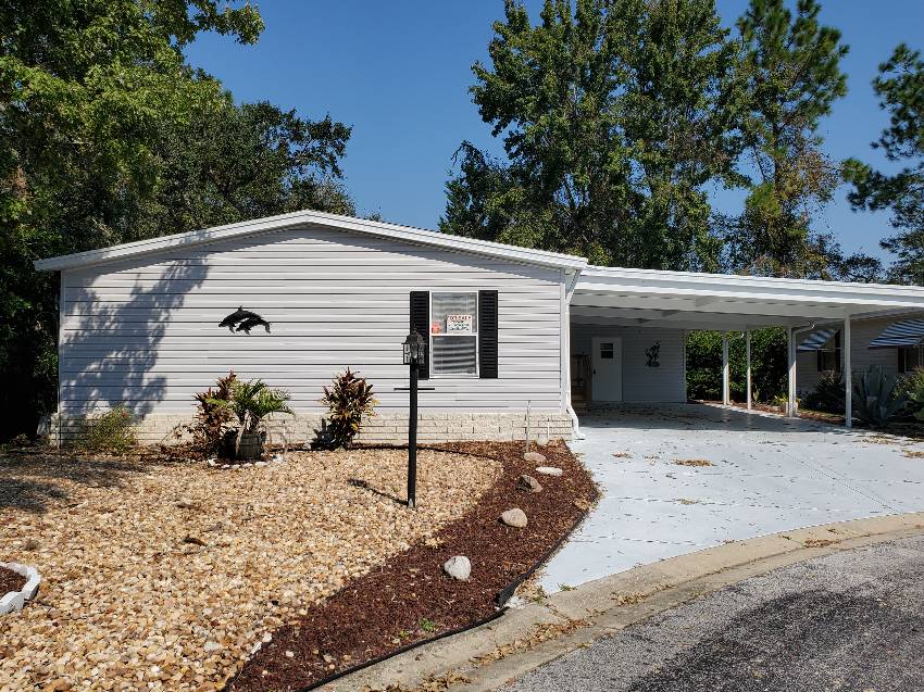 Homosassa, FL Mobile Home for Sale located at 7187 W Eatonshire Path Walden Woods