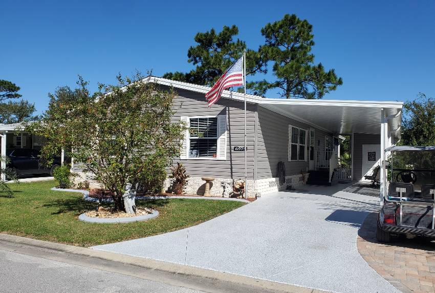 Homosassa, FL Mobile Home for Sale located at 6973 W Leonshire Lane Walden Woods South