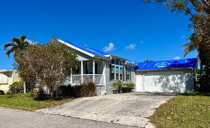 Venice, FL Mobile Home for Sale located at 943 Roseau Bay Indies