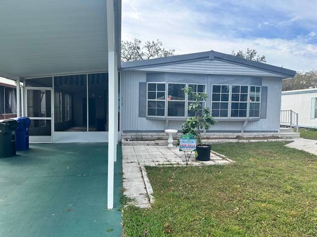 Clearwater, FL Mobile Home for Sale located at 15777 Bolesta Road #112 Shady Lane Oaks