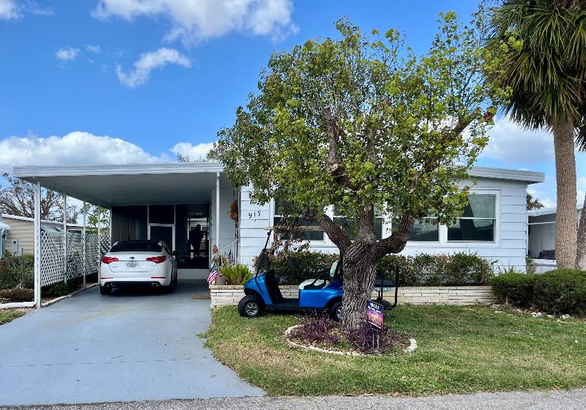 Venice, FL Mobile Home for Sale located at 917 Ybor Bay Indies