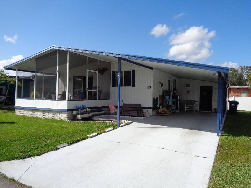 Lakeland, FL Mobile Home for Sale located at 300 Queen Mary Loop 