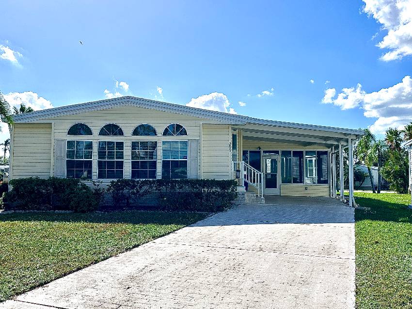 Ellenton, FL Mobile Home for Sale located at 3213 Woody Court Ridgewood