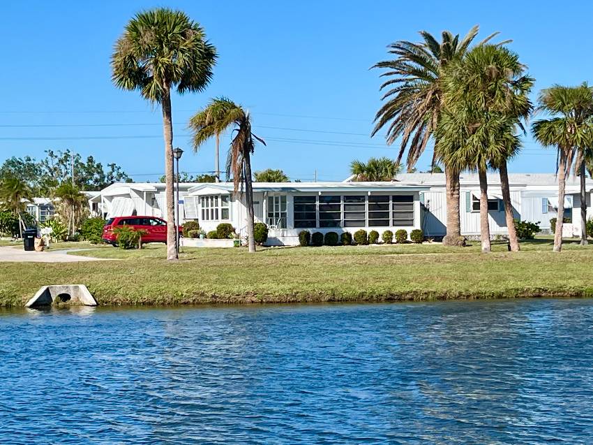 Venice, FL Mobile Home for Sale located at 937 Windemere Bay Indies