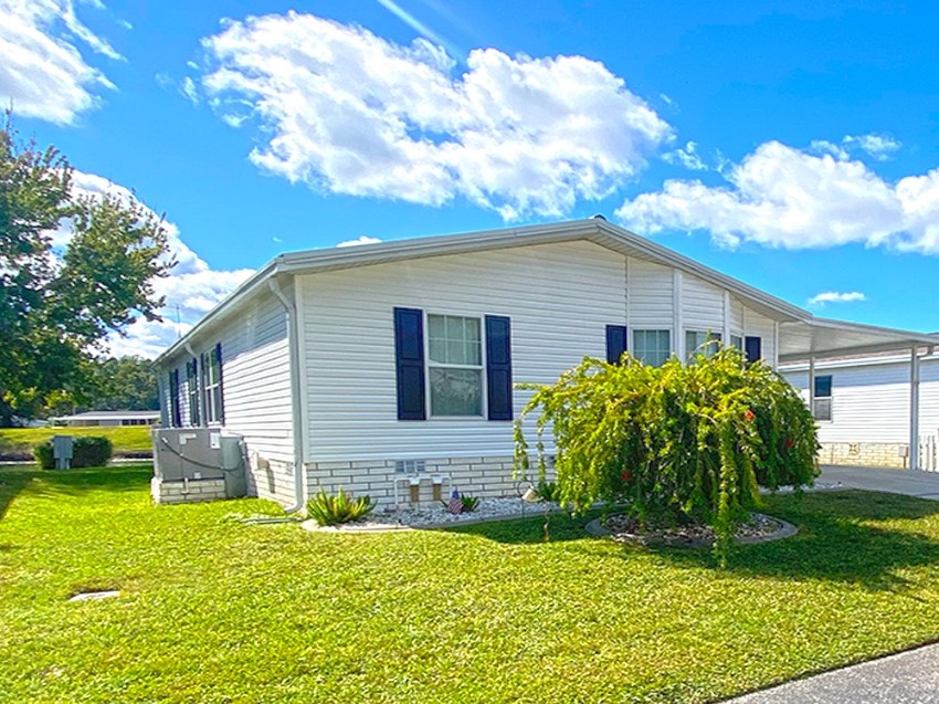 Homosassa, FL Mobile Home for Sale located at 8061 West Coconut Palm Drive Stone Brook