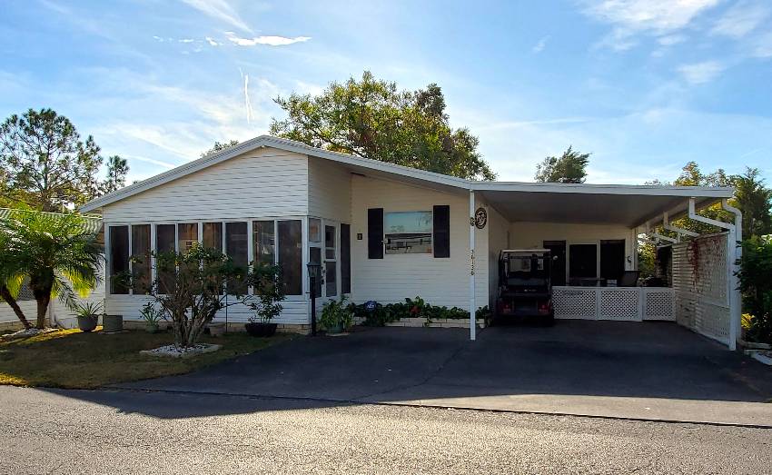 Dade City, FL Mobile Home for Sale located at 36136 Dockside Place Fishermans Cove