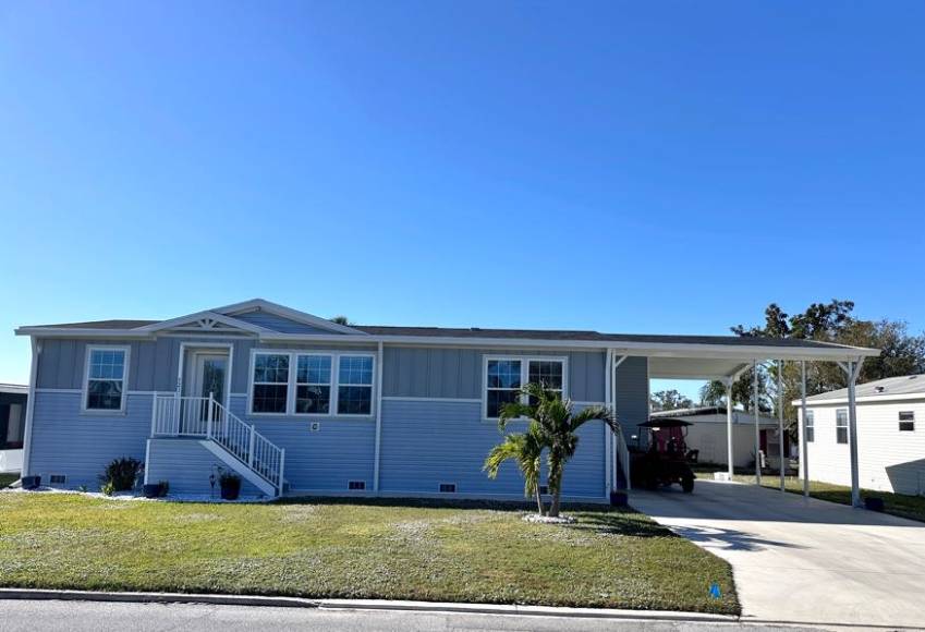 Ellenton, FL Mobile Home for Sale located at 521 Edgewater Dr Colony Cove