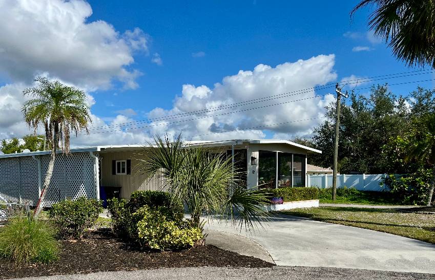 Venice, FL Mobile Home for Sale located at 989 Ybor Bay Indies