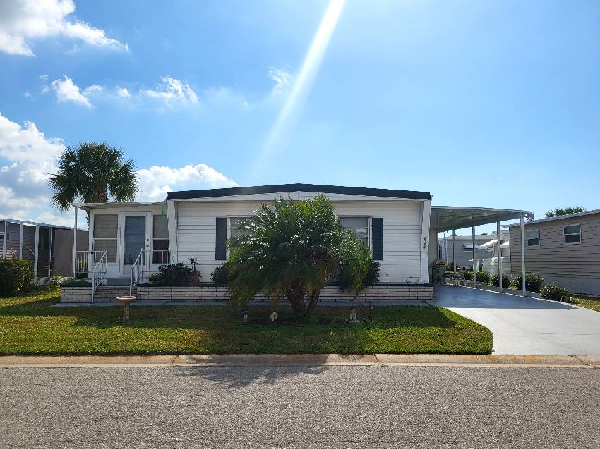 Sarasota, FL Mobile Home for Sale located at 2324 Fremont Dr Park East Club