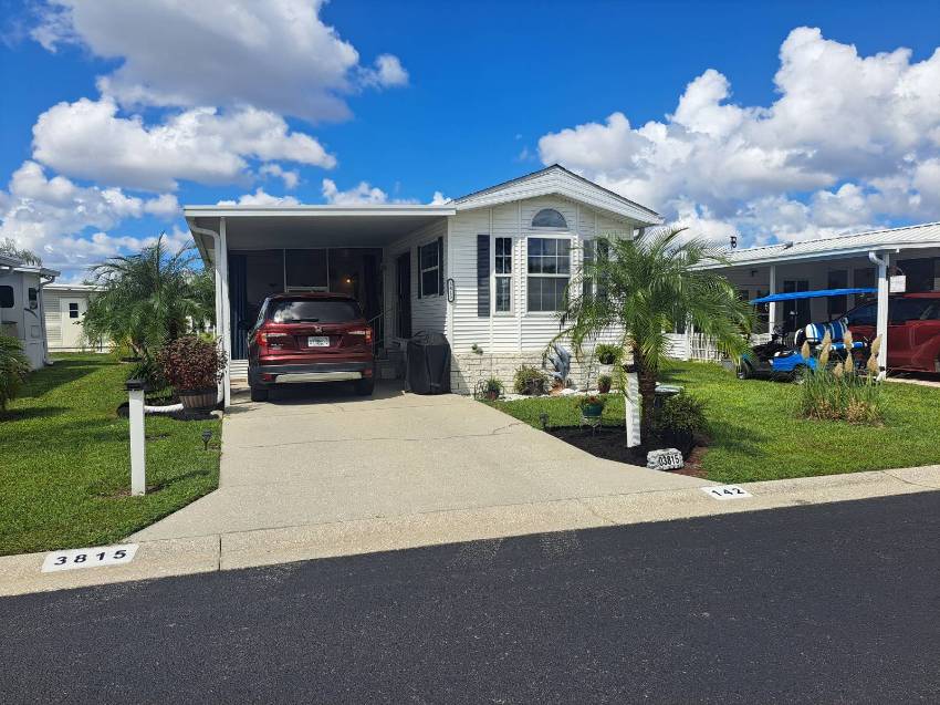 Zephyrhills, FL Mobile Home for Sale located at 3815 Lacoste St #142 Majestic Oaks