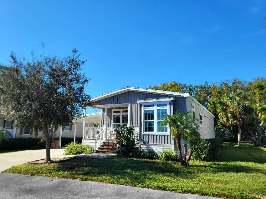 Sarasota, FL Mobile Home for Sale located at 5258 Blair Place Camelot Lakes Village