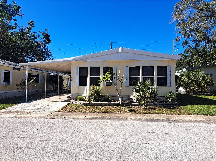 Clearwater, FL Mobile Home for Sale located at 15777 Bolesta Road #58 Shady Lane Oaks