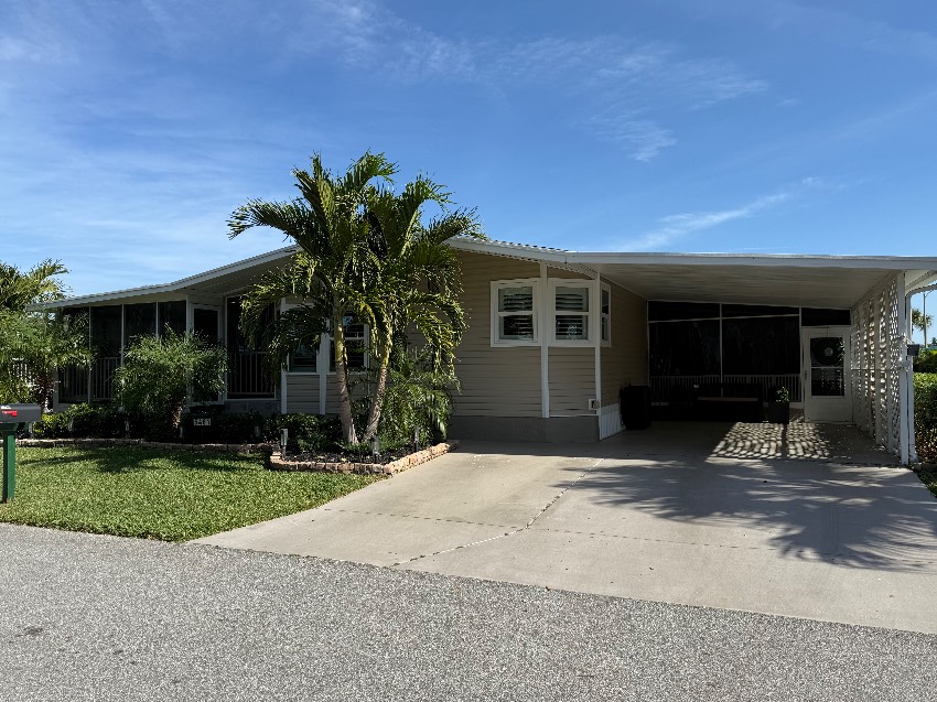 Sarasota, FL Mobile Home for Sale located at 5461 Aylesbury Ln Camelot East Village