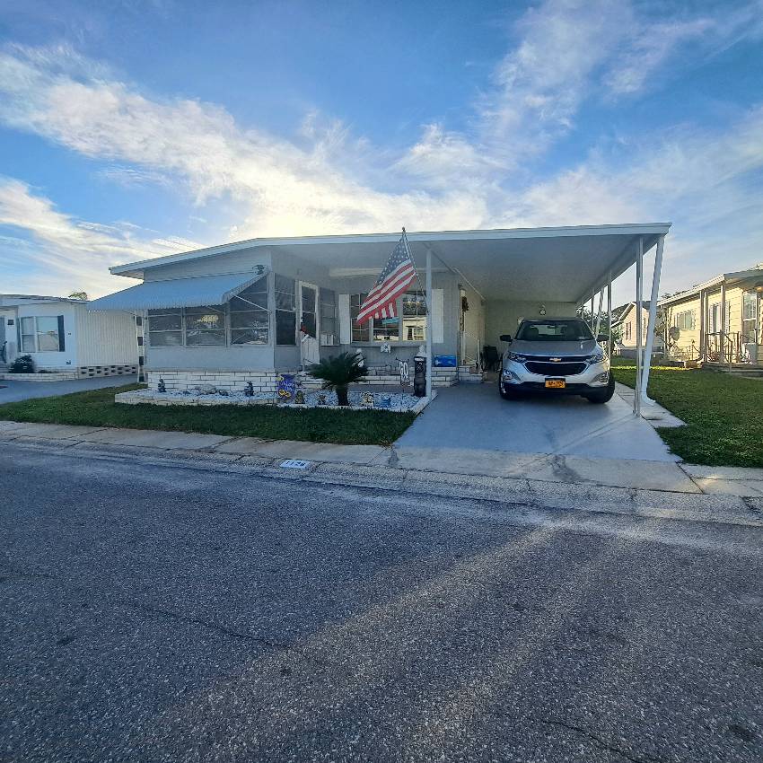 Clearwater, FL Mobile Home for Sale located at 15666 49th Street N #1126 Shady Lane Village