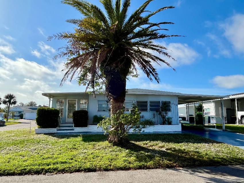 Venice, FL Mobile Home for Sale located at 932 Desirade Bay Indies