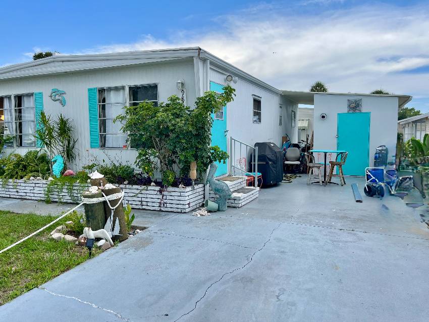 Venice, FL Mobile Home for Sale located at 986 Kenoma Bay Indies