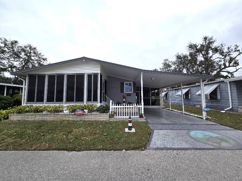 Bradenton, FL Mobile Home for Sale located at 1006 48th Ave Dr E The Grove