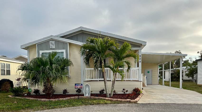 Venice, FL Mobile Home for Sale located at 904 Bonaire Bay Indies