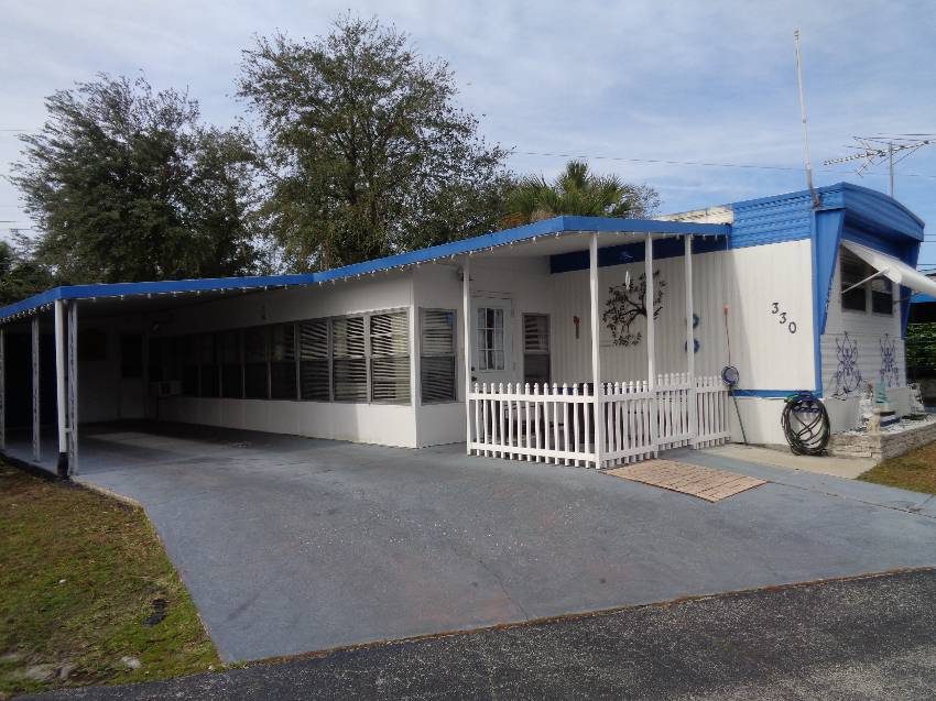 Lakeland, FL Mobile Home for Sale located at 330 Sterling Dr W Sterling Mhp