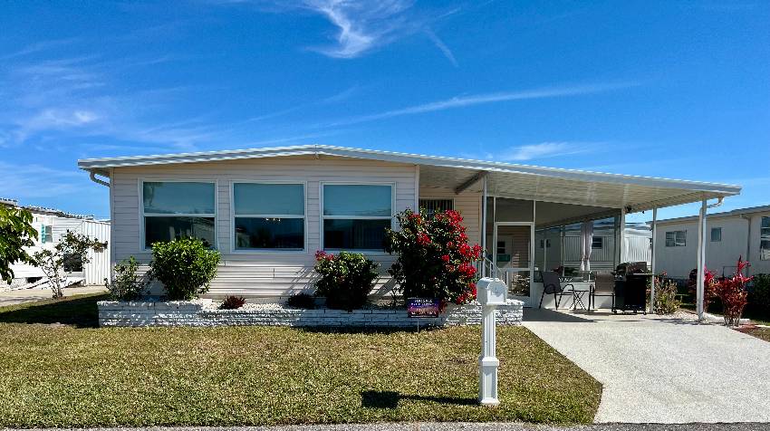 Venice, FL Mobile Home for Sale located at 83 Azalea St Bay Lakes