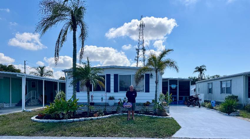 Venice, FL Mobile Home for Sale located at 880 Zacapa W Bay Indies