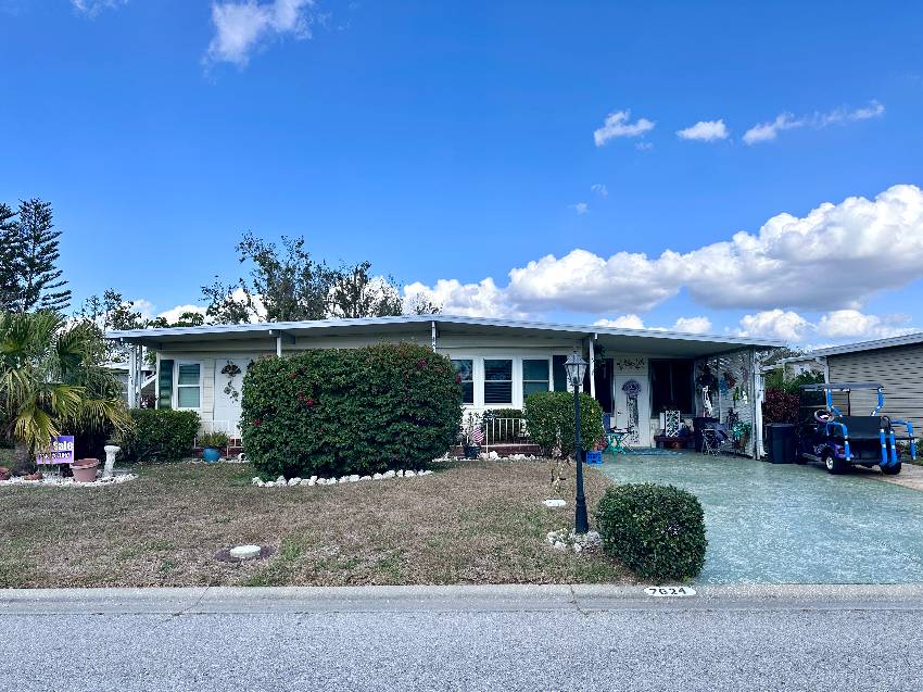 Ellenton, FL Mobile Home for Sale located at 7624 Kings Drive Colony Cove