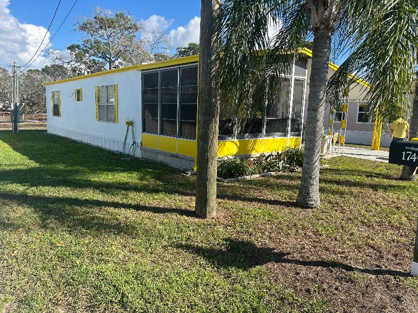 Hudson, FL Mobile Home for Sale located at 17338 Eminent Dr Country Village