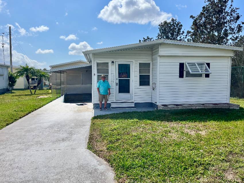 Bradenton, FL Mobile Home for Sale located at 508 44th Ave Lot C43 Village On The Greens