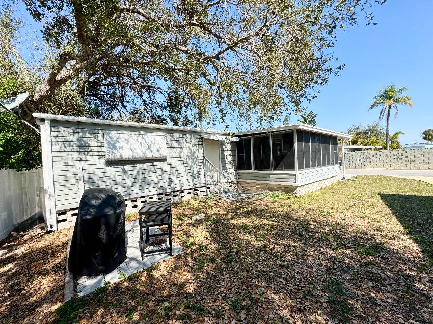 Largo, FL Mobile Home for Sale located at 249 Jasper St Shangri La