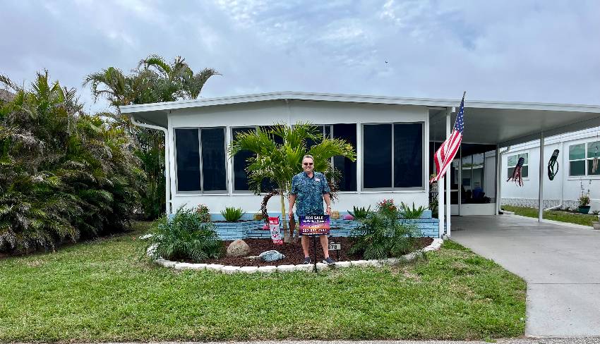 Venice, FL Mobile Home for Sale located at 978 Orinoco E Bay Indies