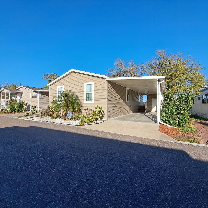 Clearwater, FL Mobile Home for Sale located at 2346 Druid Rd #239 Hillcrest