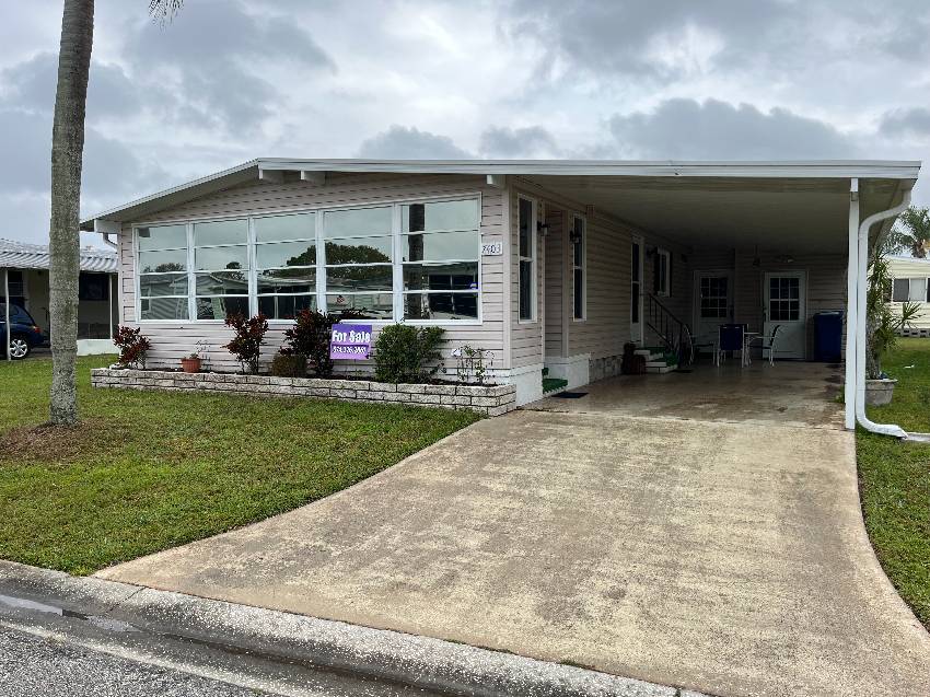 Ellenton, FL Mobile Home for Sale located at 7403 Queensway Drive Colony Cove