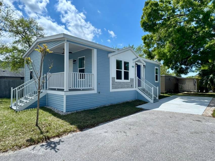 Palm Harbor, FL Mobile Home for Sale located at 30700 Us Highway 19 N Lot 111 Frontier Village