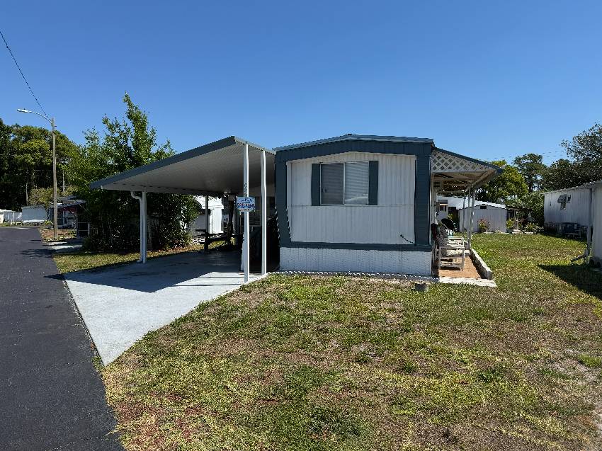 Lakeland, FL Mobile Home for Sale located at 2121 New Tampa Hwy #c29 Woodall's Mobile Home Park