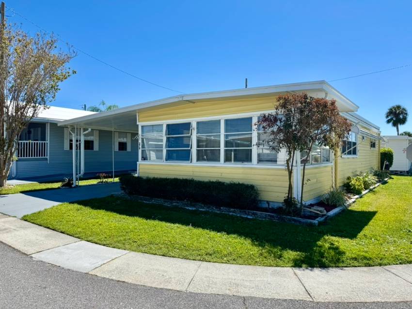 Dunedin, FL Mobile Home for Sale located at 1415 Main St Lot 279 Lake Haven