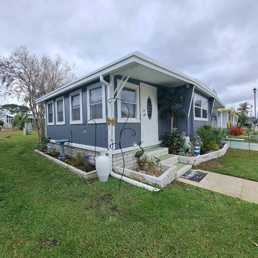 Dunedin, FL Mobile Home for Sale located at 1100 Curlew Rd Lot 189 Honeymoon Park