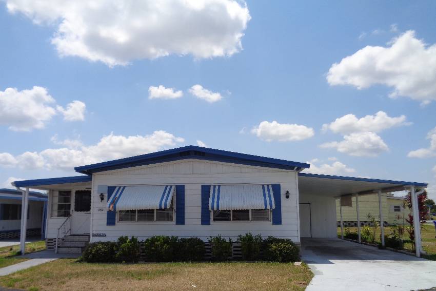 Lakeland, FL Mobile Home for Sale located at 982 Hill Colony Cir Beacon Hill Colony