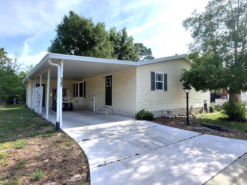Homosassa, FL Mobile Home for Sale located at 6681 W Kindlewood Lane Walden Woods