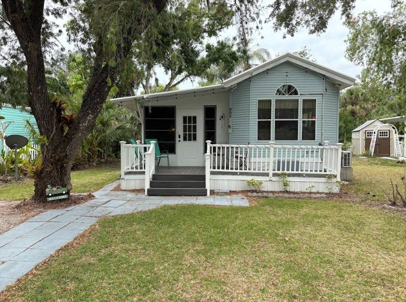 Venice, FL Mobile Home for Sale located at 1300 N River Rd Lot W82 Ramblers Rest