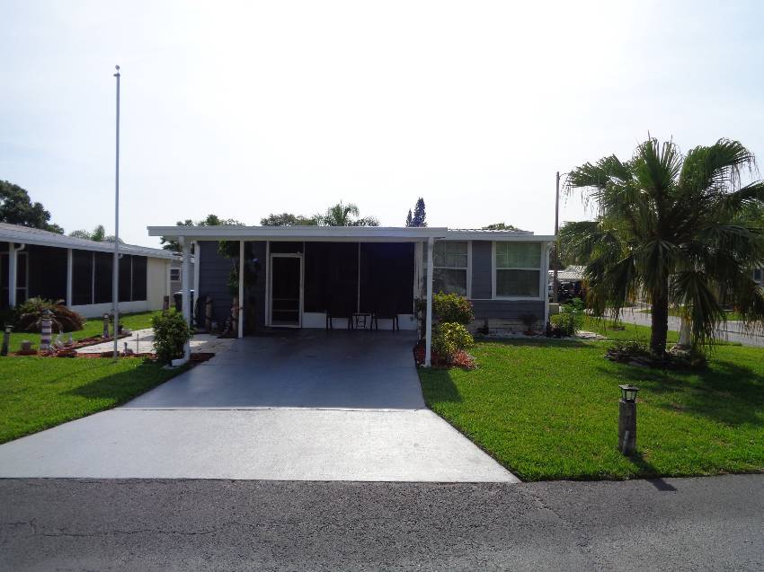 Lakeland, FL Mobile Home for Sale located at 291 Queen Mary Loop Kings And Queens